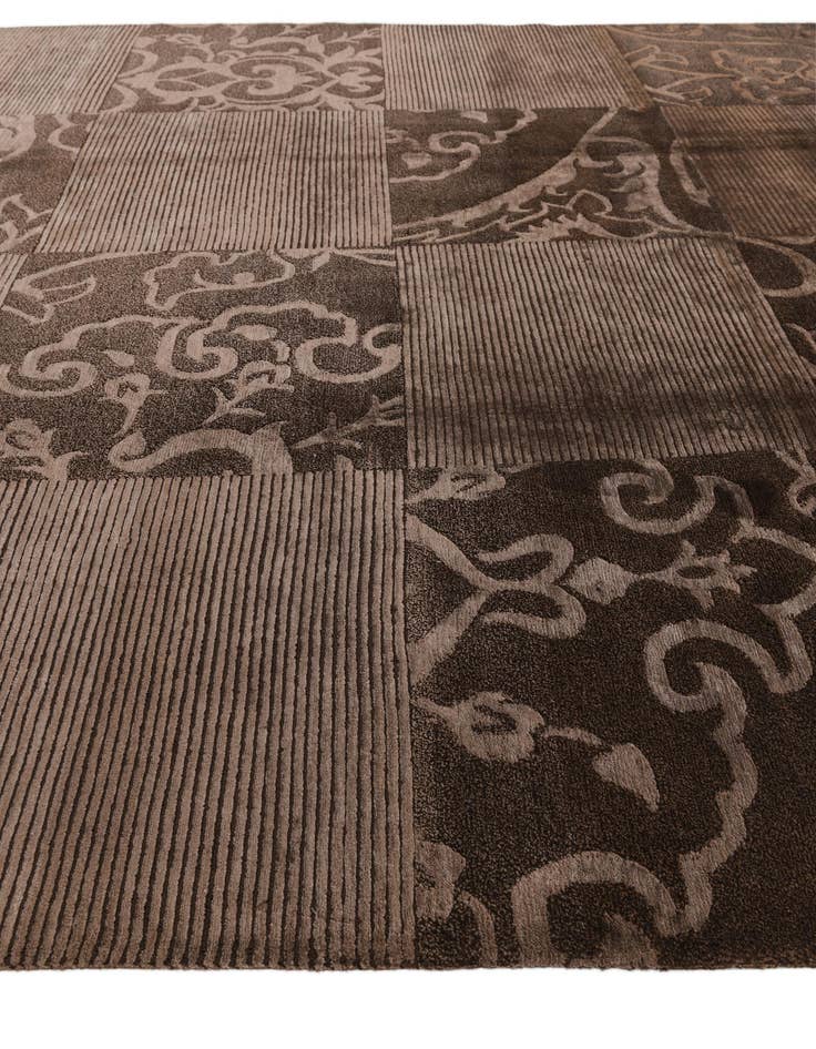 Detail image of 6' 9 x 10'  Hand Knotted Darya Wool Rug