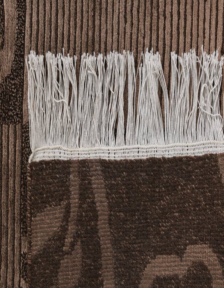 Detail image of 6' 9 x 10'  Hand Knotted Darya Wool Rug