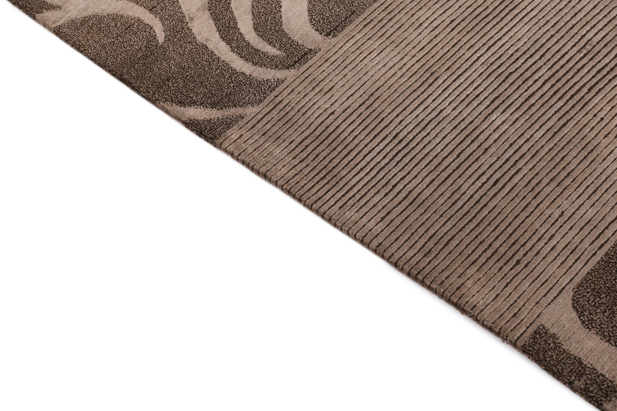 6' 8 x 9' 9 Hand Knotted Darya Wool Rug