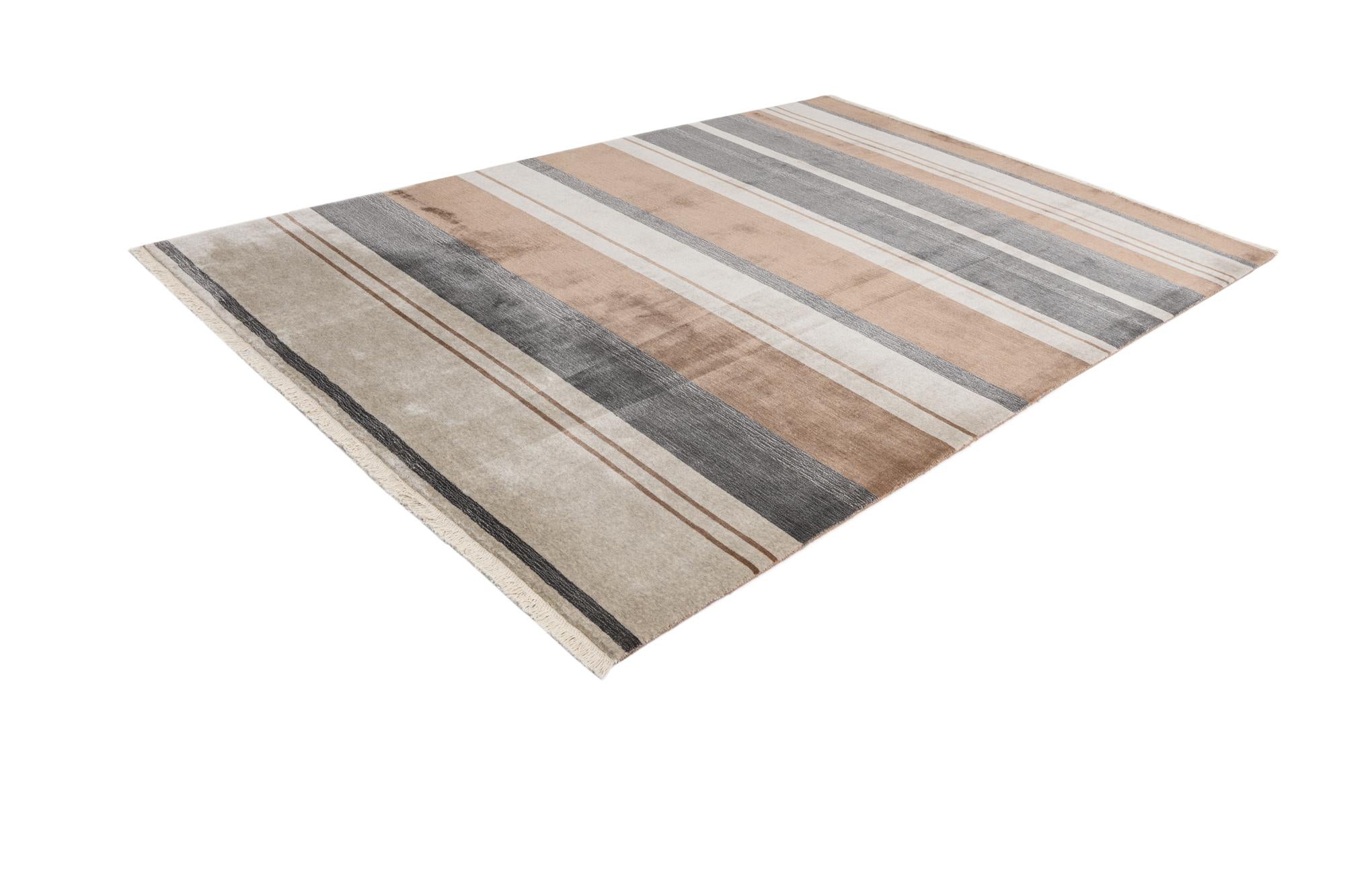 6' 7 x 9' 9 Hand Knotted Darya Wool Rug