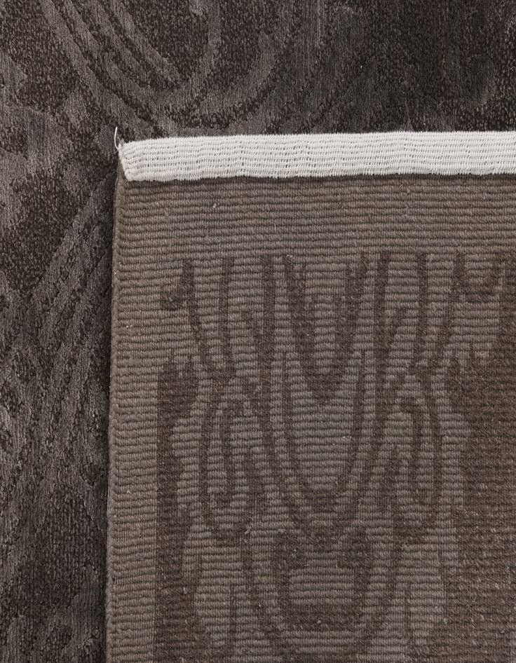 Detail image of 6' 7 x 10'  Hand Knotted Darya Wool Rug