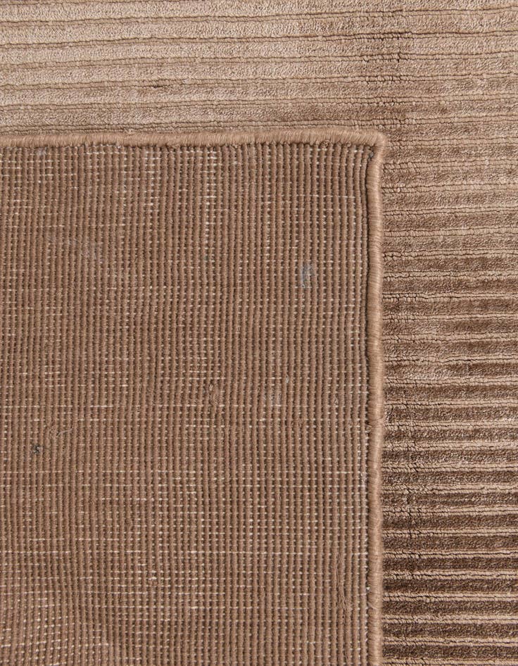 Detail image of 4' 11 x 6' 9  Hand Knotted Darya Wool Rug