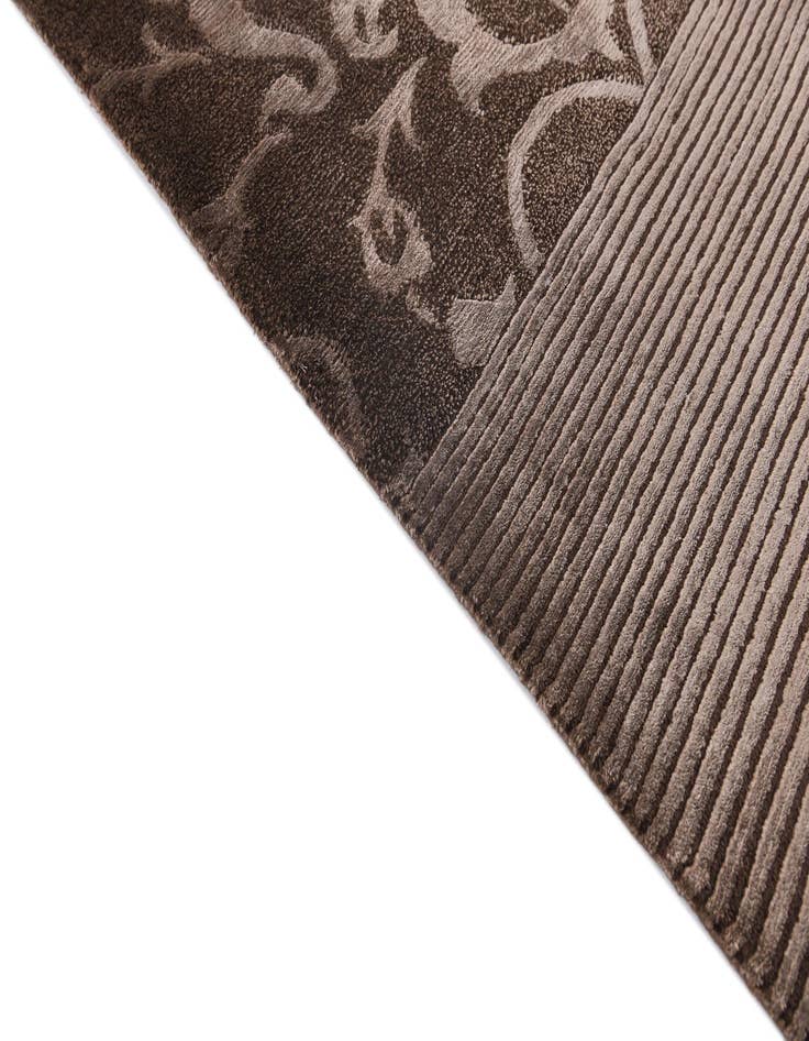 Detail image of 5' 10 x 8' 1 Darya Rug