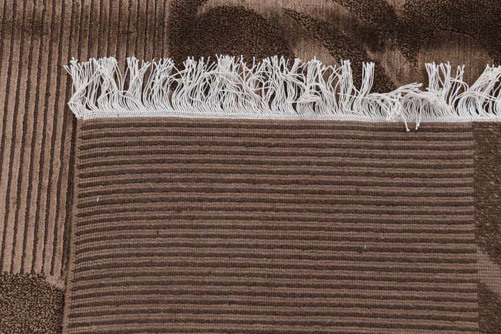 5' 8 x 8' Darya Rug