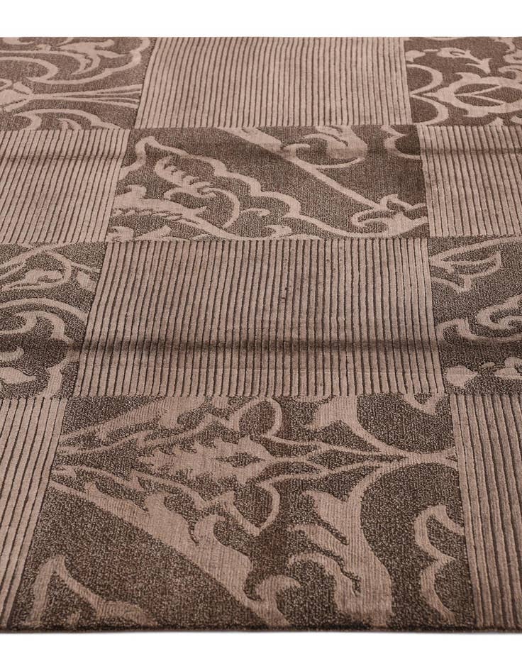 Detail image of 5' 9 x 8' Darya Rug