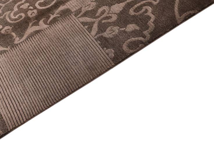 Detail image of 5' 9 x 8' Darya Rug