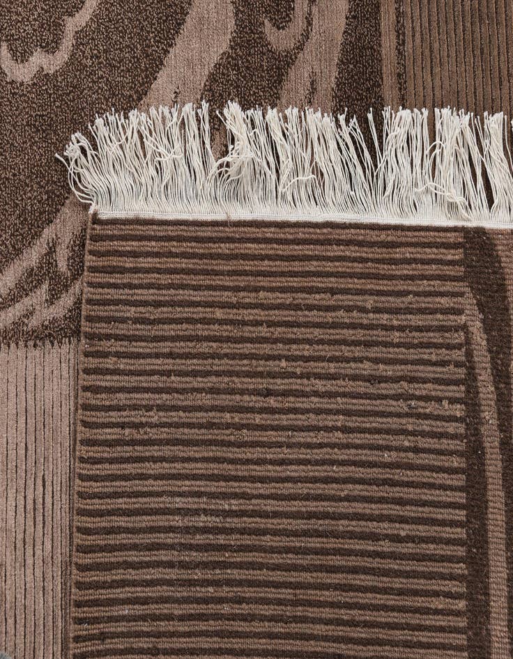 Detail image of 5' 9 x 8' Darya Rug