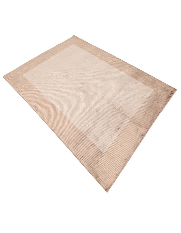 Detail image of 5' 5 x 7' 9 Darya Rug