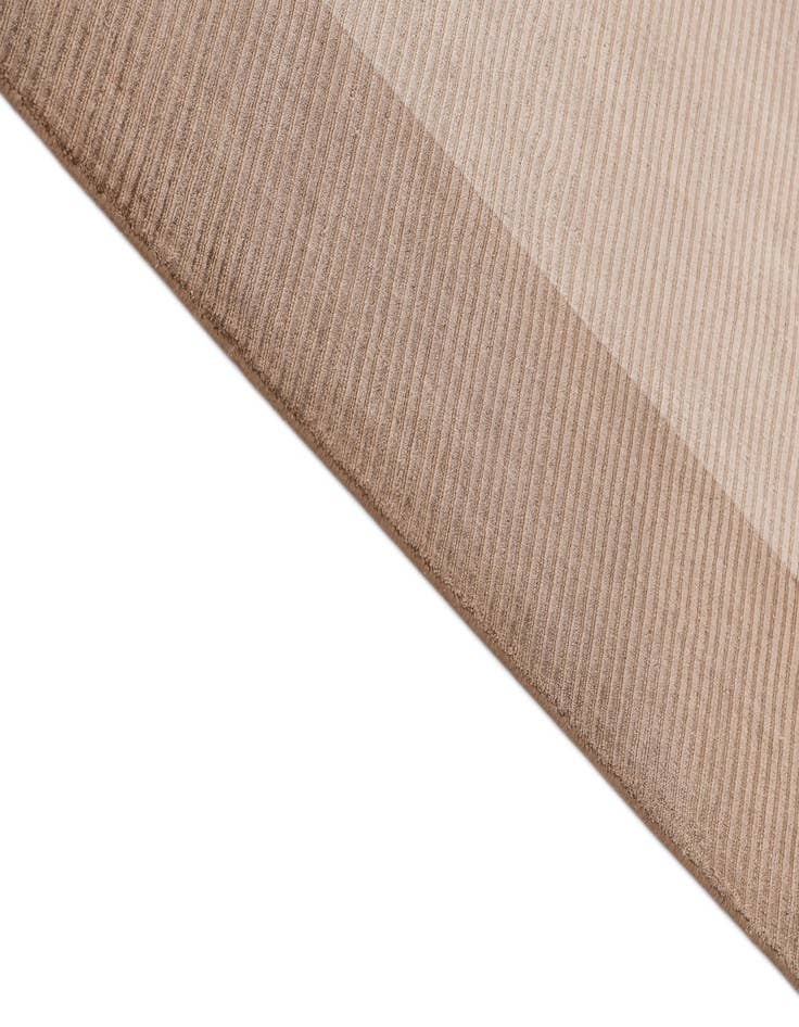 Detail image of 5' 5 x 7' 9 Darya Rug