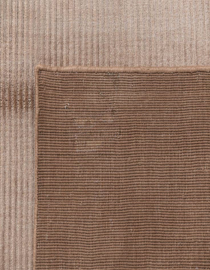 Detail image of 5' 5 x 7' 9 Darya Rug