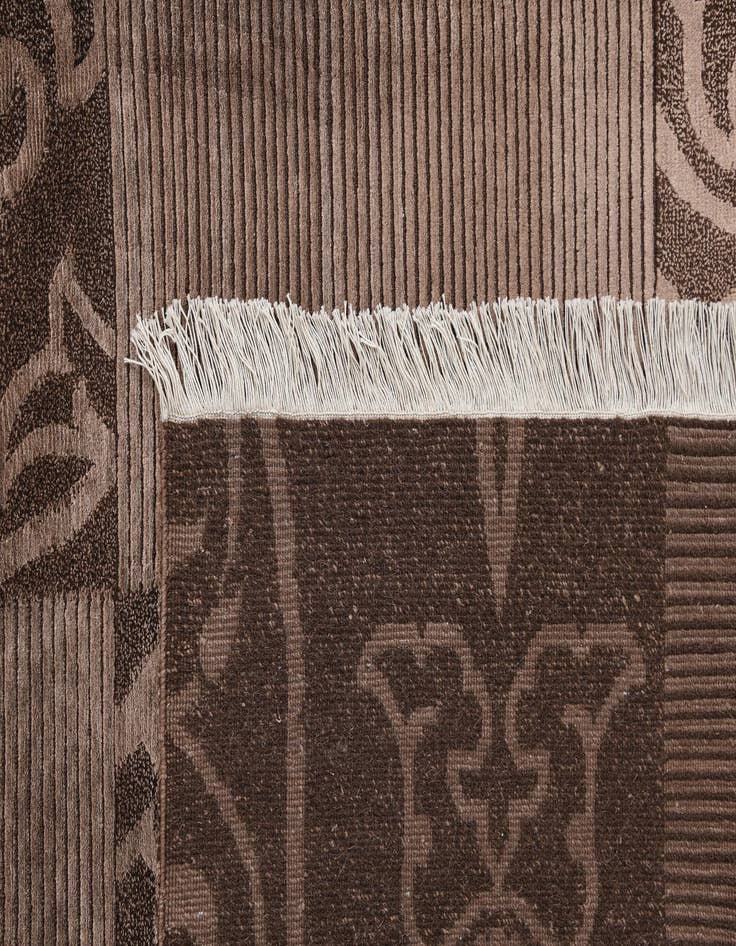 Detail image of 5' 9 x 8' Darya Rug