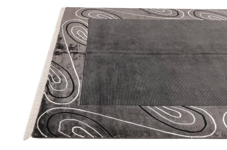 Detail image of 4' 7 x 7' 10 Hand Knotted Darya Wool Rug