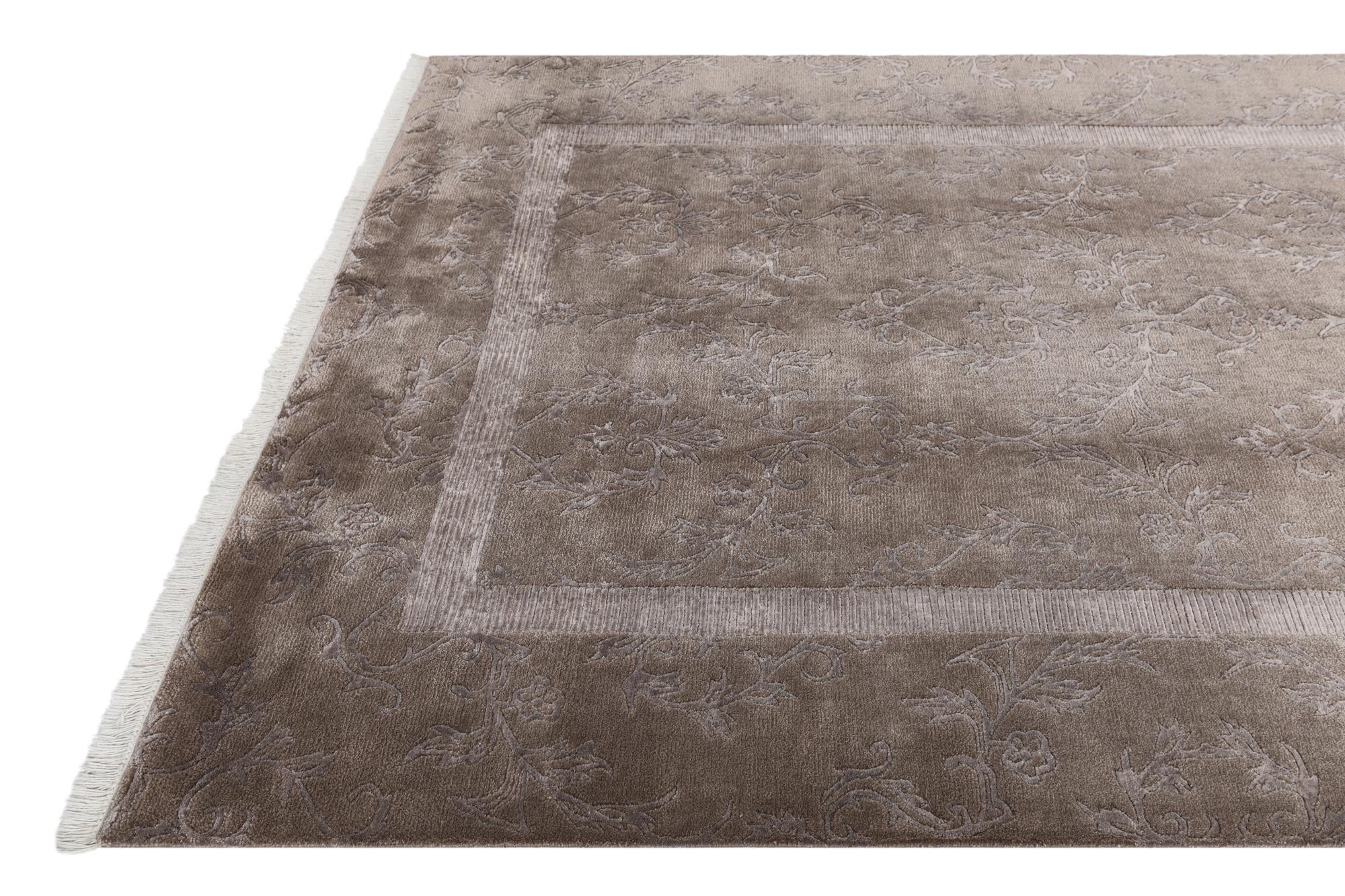 5' 8 x 8' Hand Knotted Darya Wool Rug