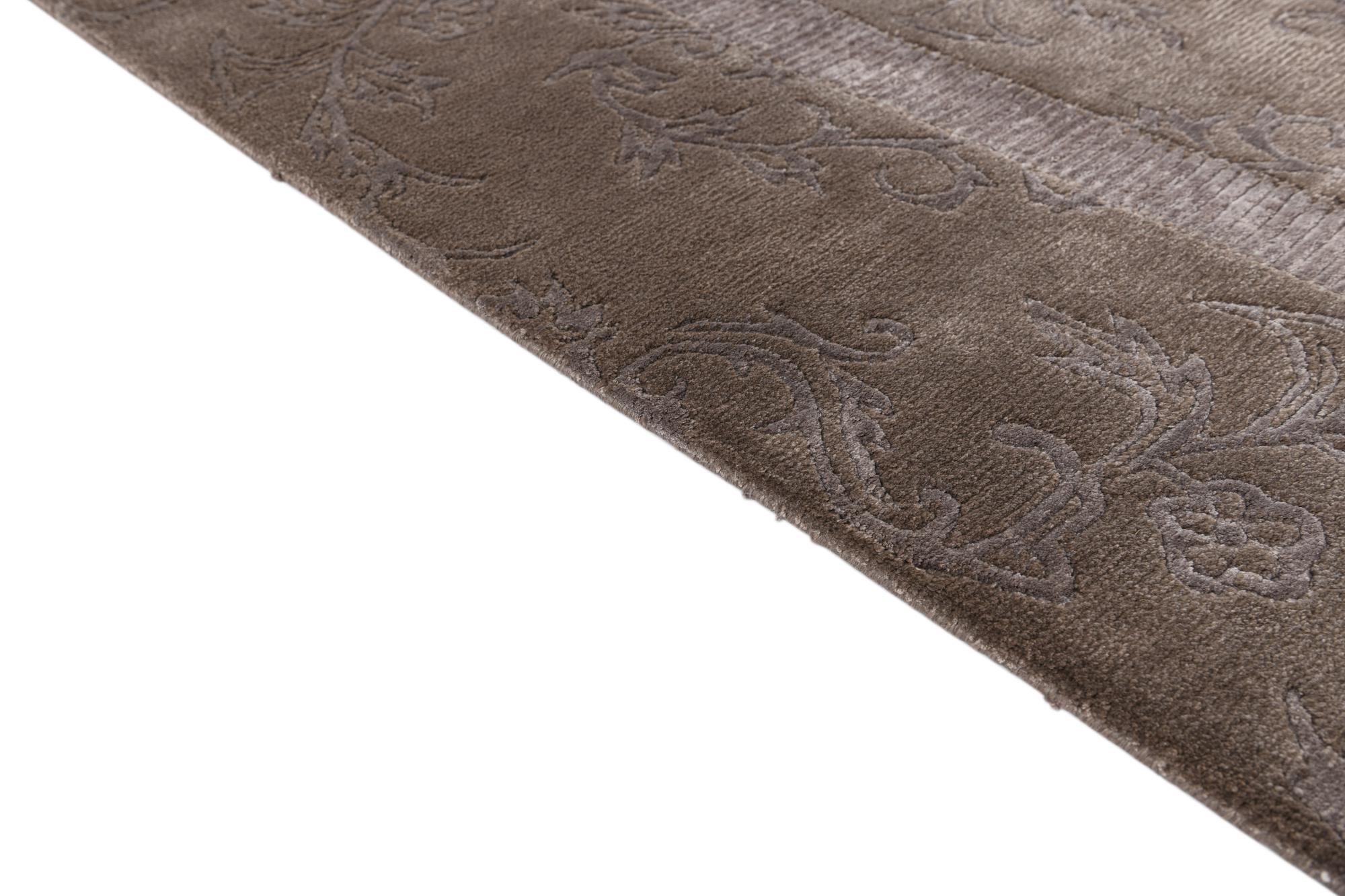 5' 8 x 8' Hand Knotted Darya Wool Rug