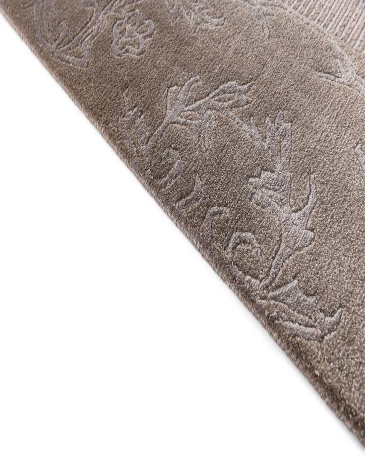 Detail image of 5' 7 x 8'  Hand Knotted Darya Wool Rug