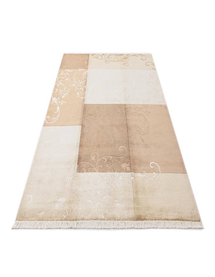 Detail image of 5' 7 x 8' Darya Rug