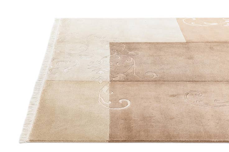 Detail image of 5' 7 x 8' Darya Rug