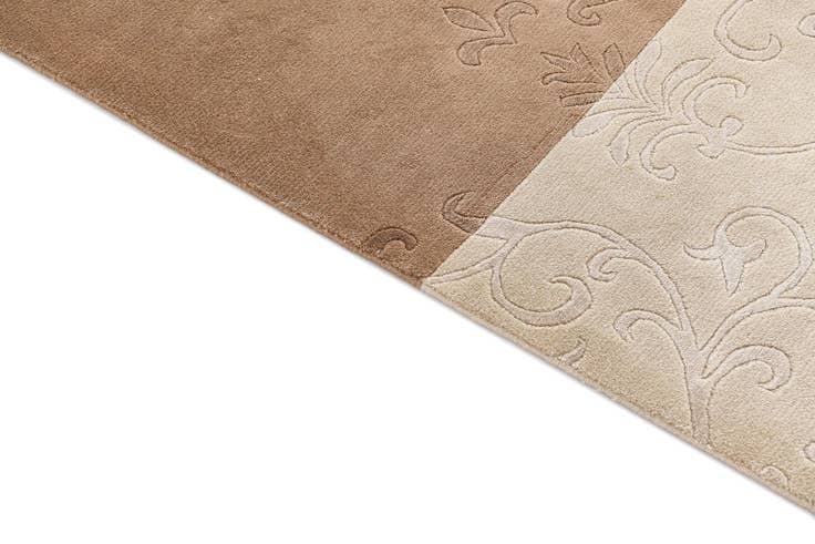 Detail image of 5' 7 x 8' Darya Rug