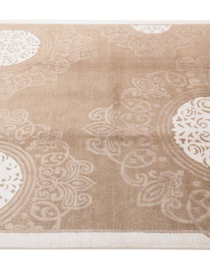 Detail image of 5' 9 x 8' 1 Darya Rug