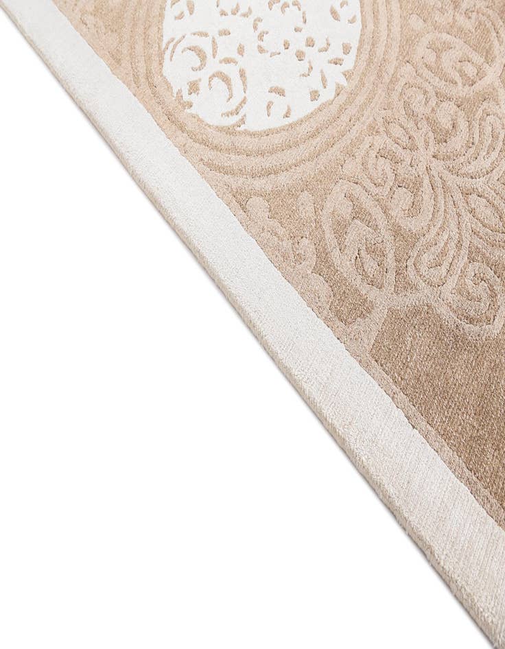 Detail image of 5' 9 x 8' 1 Darya Rug