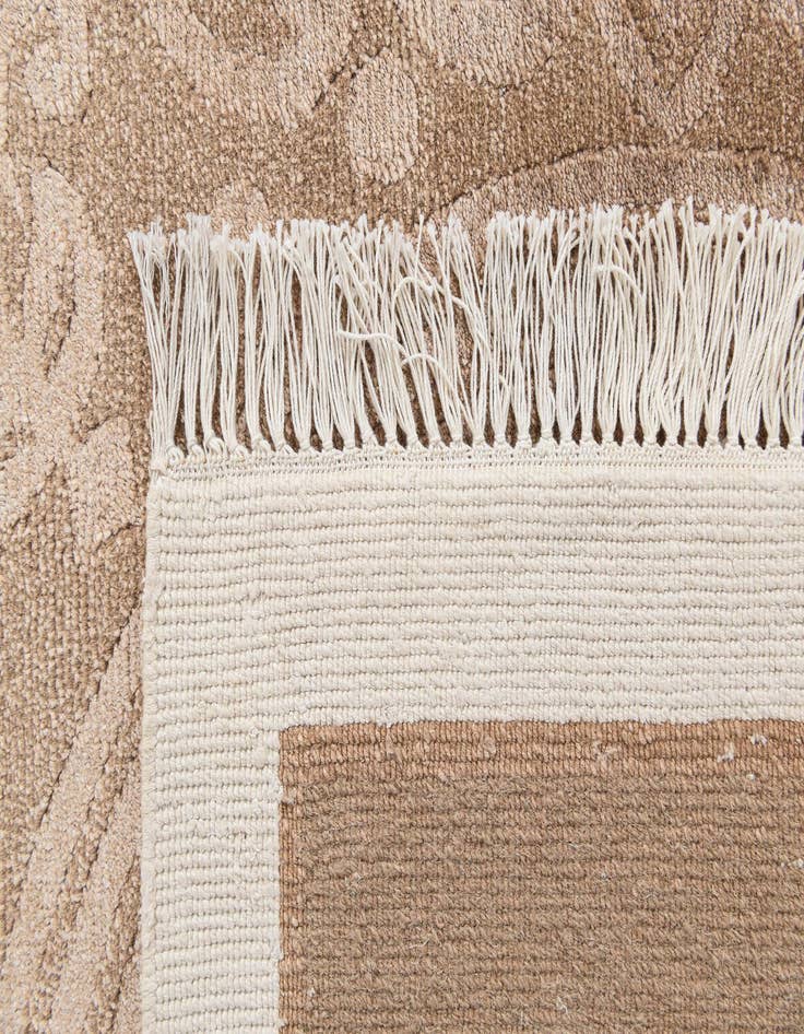 Detail image of 5' 9 x 8' 1 Darya Rug