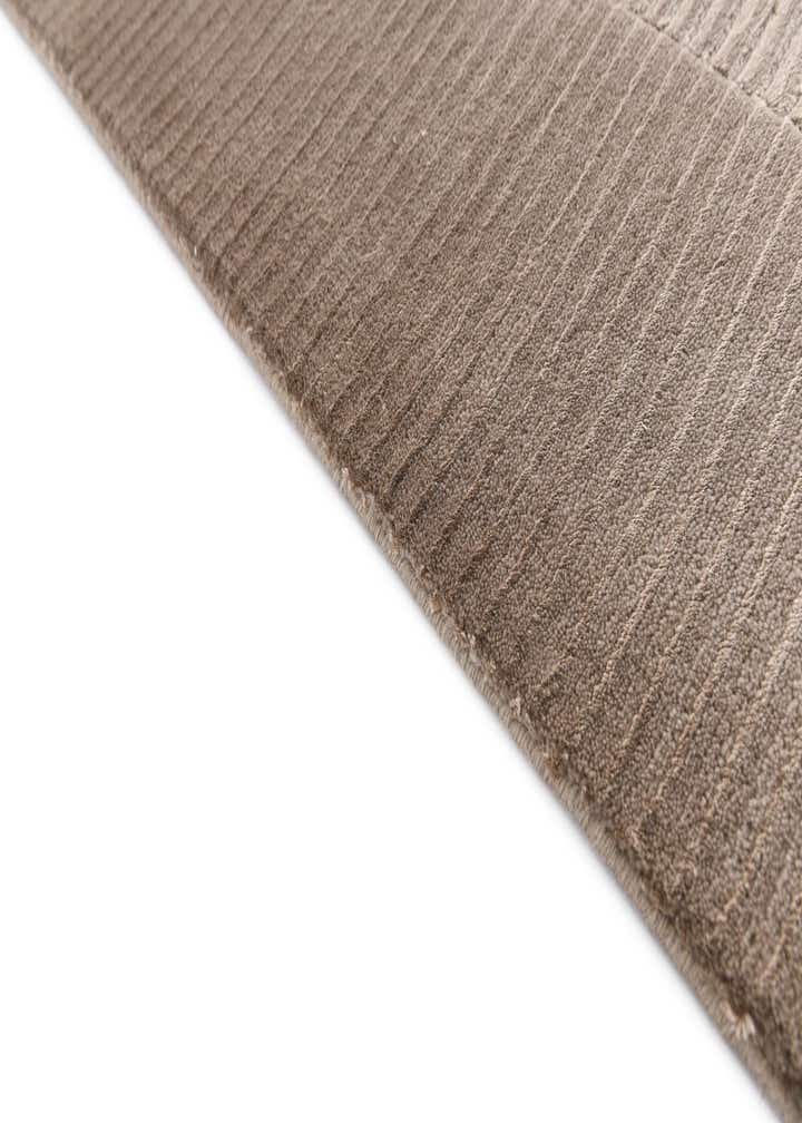 5' 7 x 7' 10 Hand Knotted Darya Wool Rug