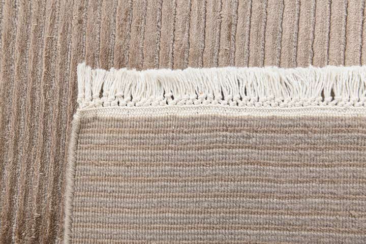 5' 7 x 7' 10 Hand Knotted Darya Wool Rug