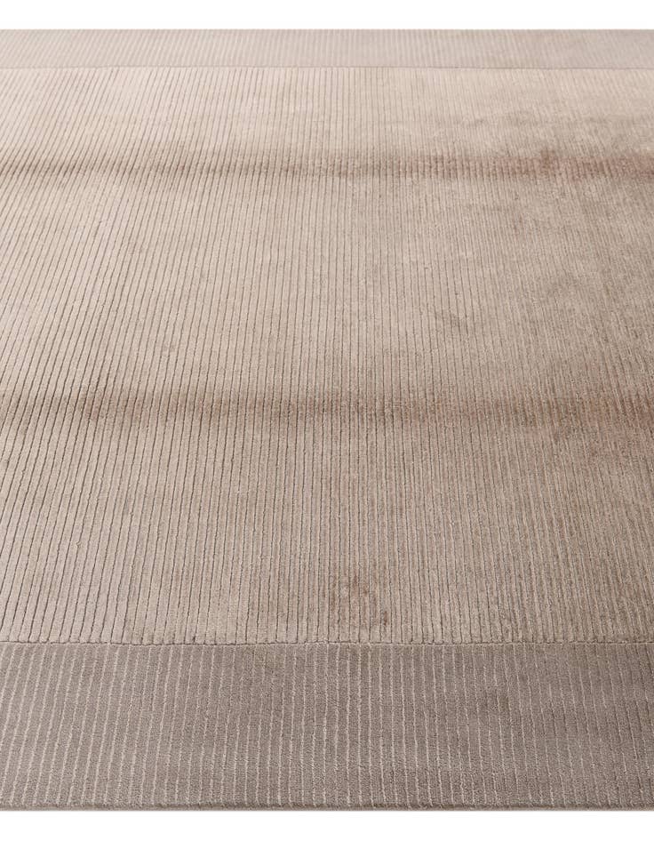 Detail image of 6' 7 x 9' 10  Hand Knotted Darya Wool Rug