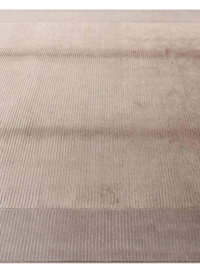 Detail image of 6' 7 x 9' 10 Hand Knotted Darya Wool Rug