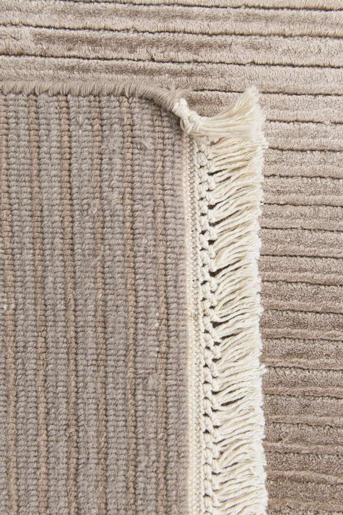 2' 7 x 5' Hand Knotted Darya Wool Rug