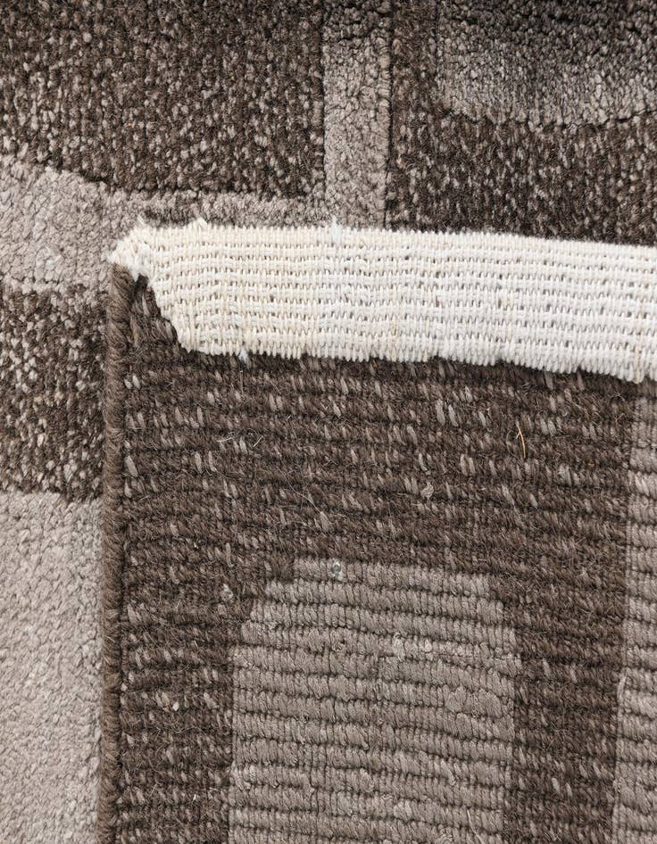Detail image of 3' 11 x 6' Darya Rug