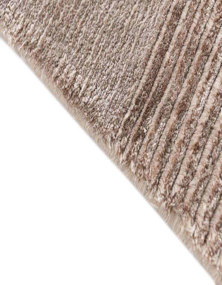 Detail image of 3' 11 x 6' 1 Darya Rug