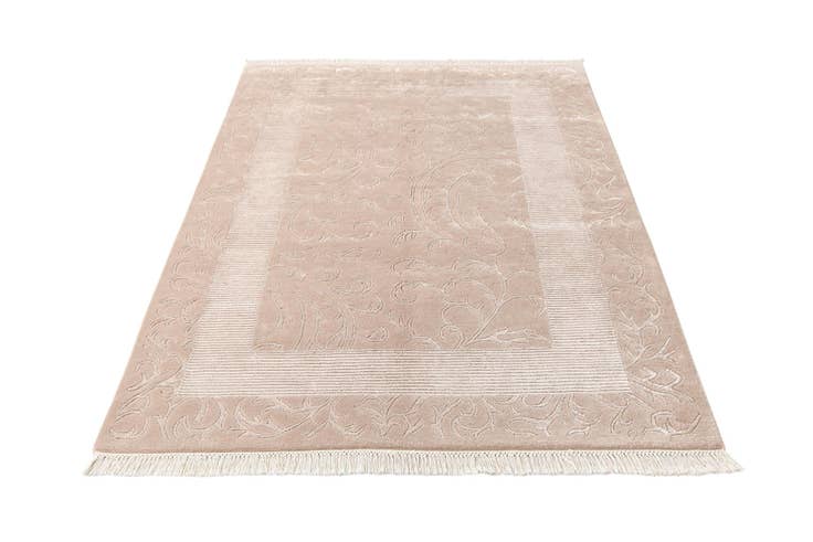 Detail image of 4' 3 x 6' 4 Darya Rug