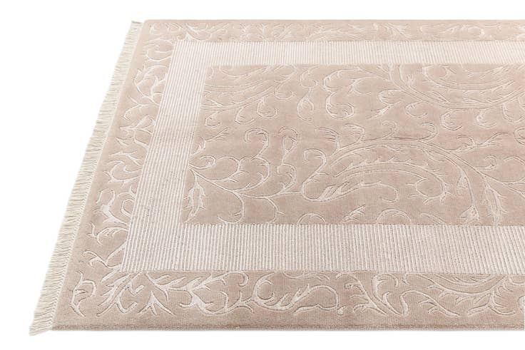 Detail image of 4' 3 x 6' 4 Darya Rug