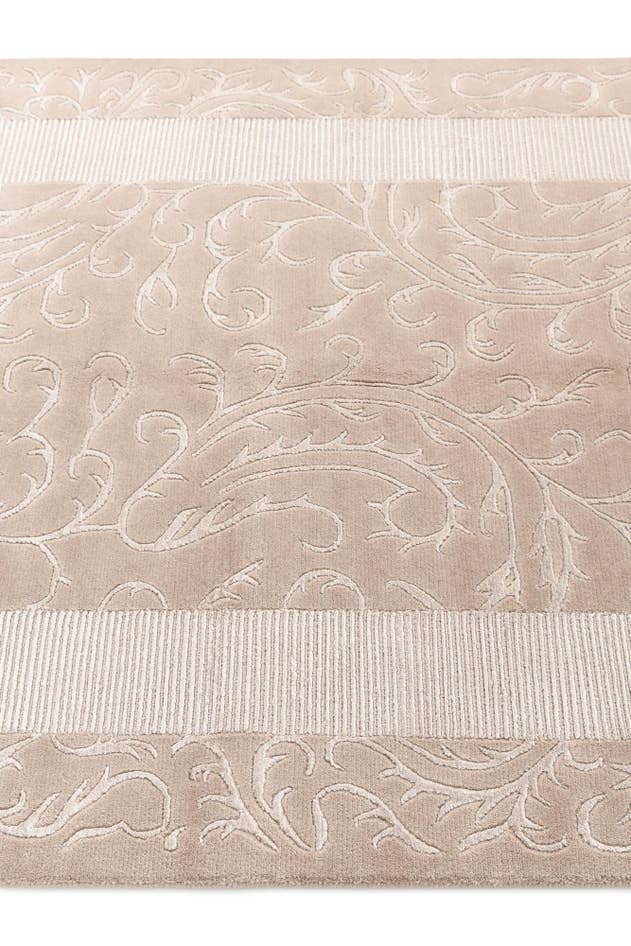 Detail image of 4' 3 x 6' 4 Darya Rug