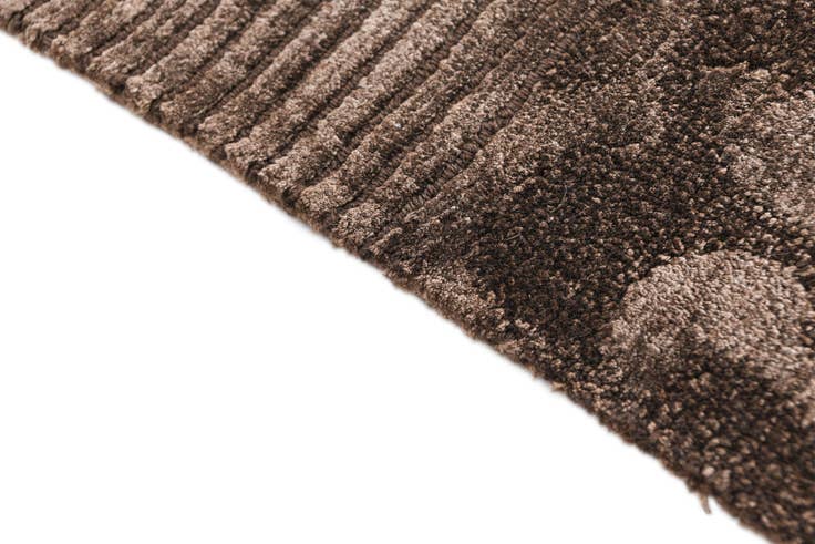 Detail image of 4' 1 x 6' Darya Rug