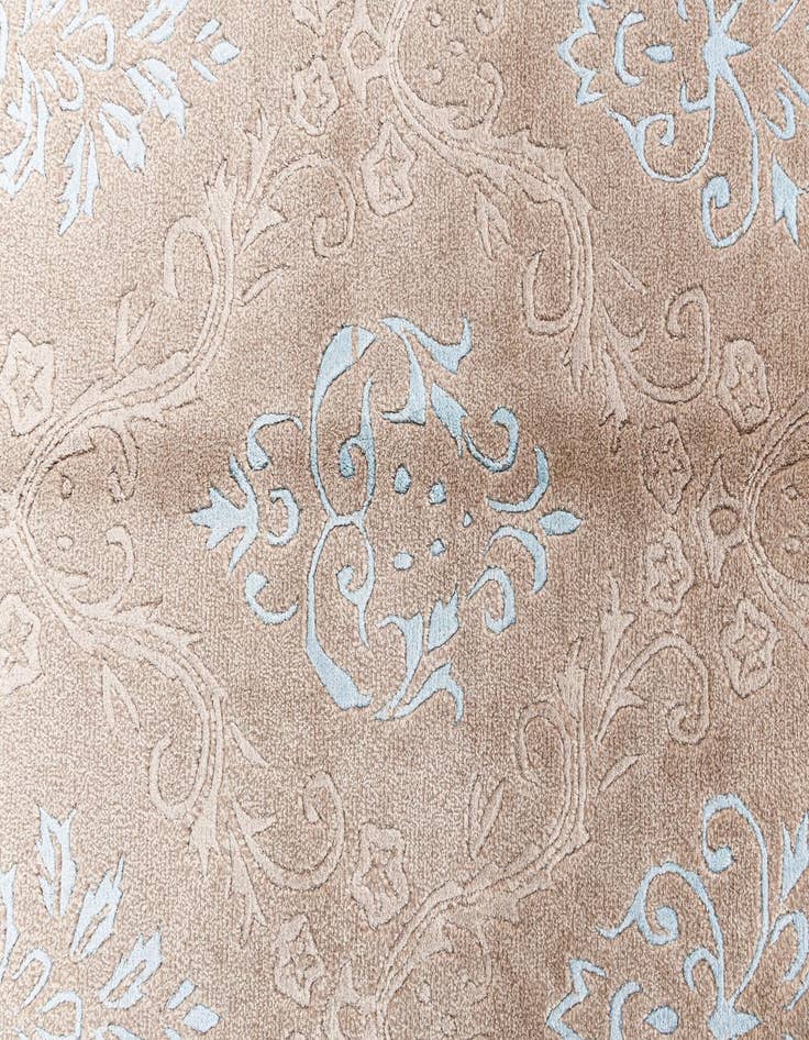 Detail image of 4' 3 x 6' 4 Darya Rug