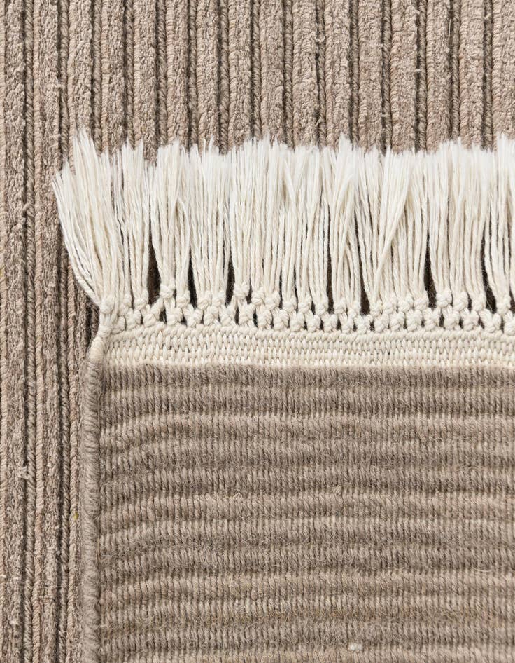 Detail image of 3' 9 x 6' 2 Darya Rug