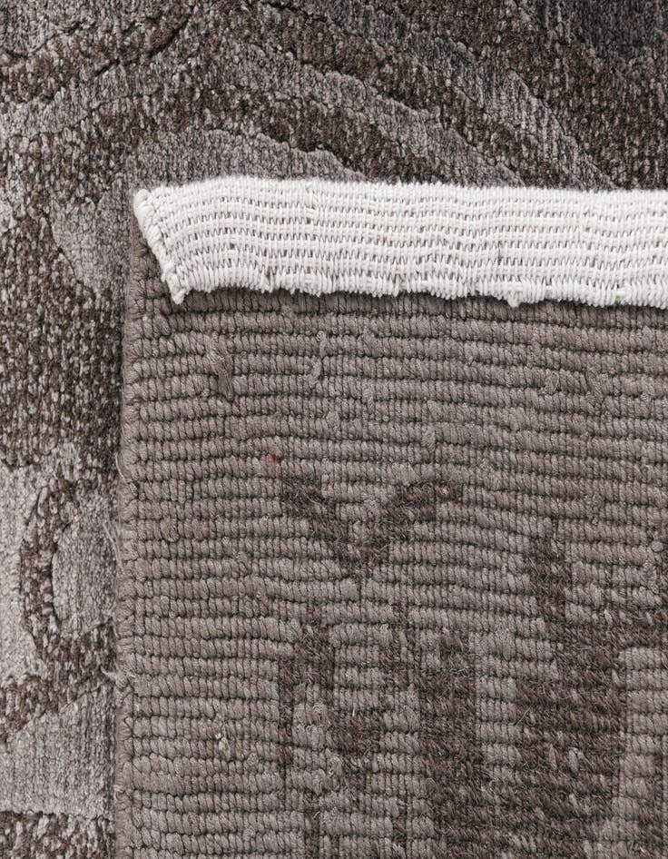 Detail image of 4' 1 x 6' Darya Rug