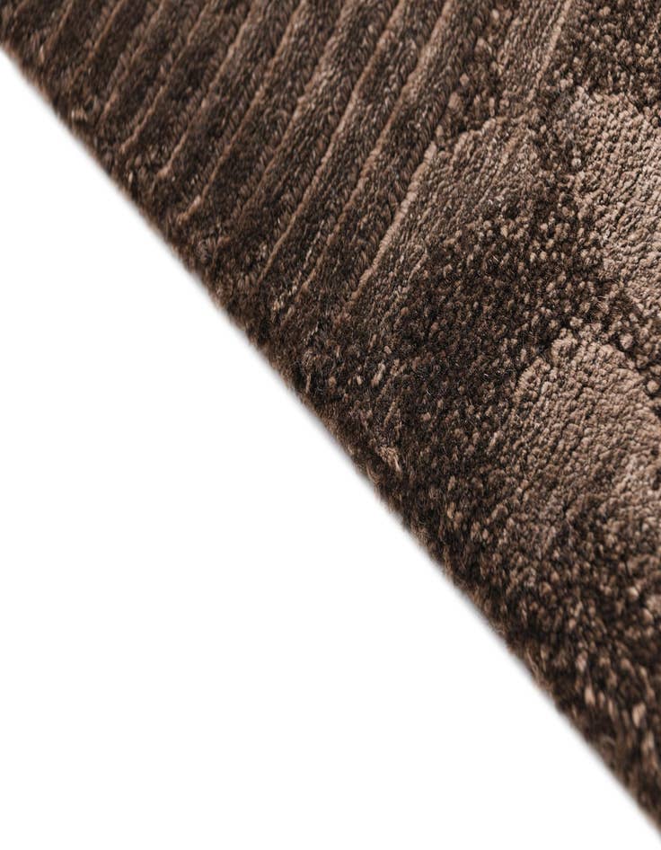 Detail image of 4' 1 x 6' Darya Rug