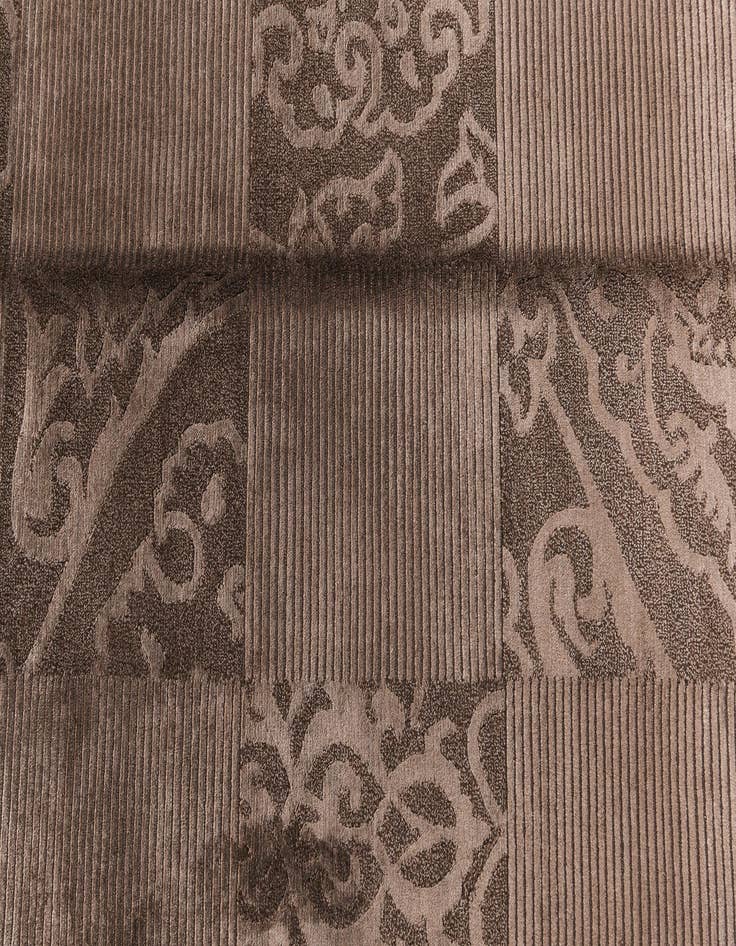 Detail image of 4' 1 x 6' Darya Rug