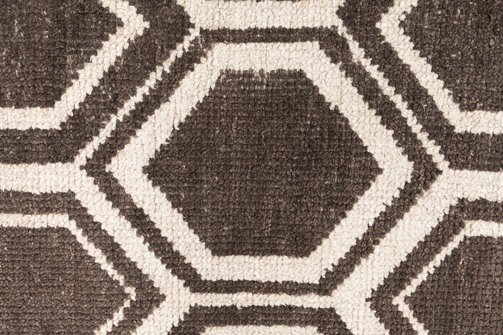 3' 6 x 6' Hand Knotted Darya Rug