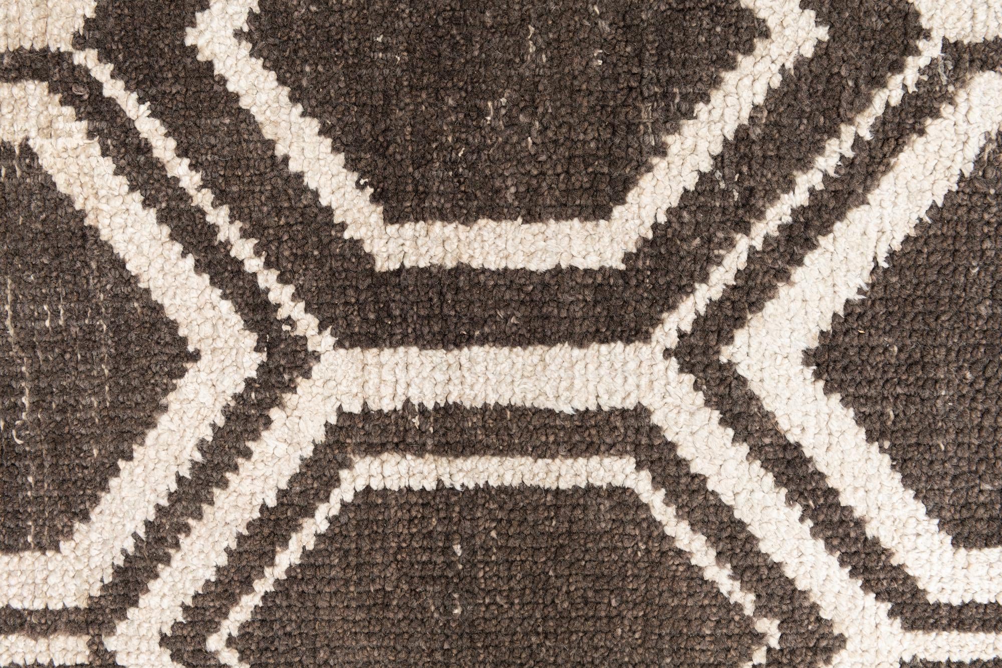 3' 6 x 6' Hand Knotted Darya Rug