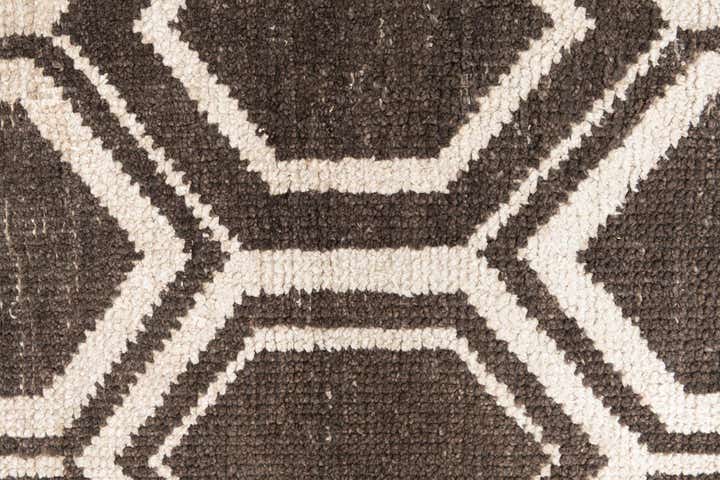 3' 6 x 6' Hand Knotted Darya Rug