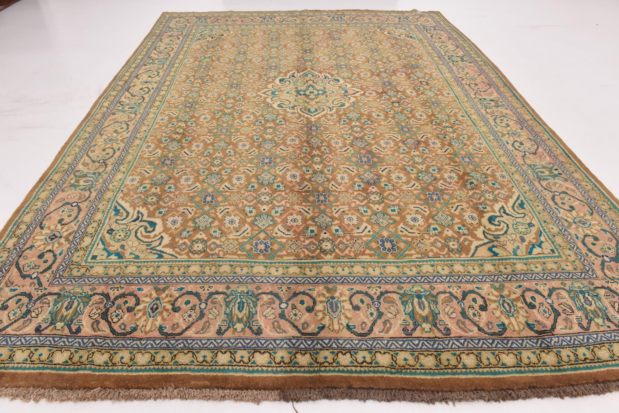 9' 6 x 13' Hand Knotted Farahan Persian Wool Rug