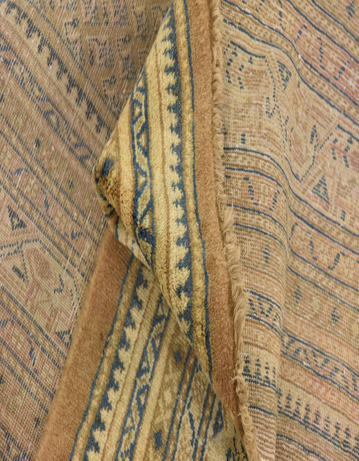 Detail image of 9' x 13' Hand Knotted Farahan Persian Wool Rug