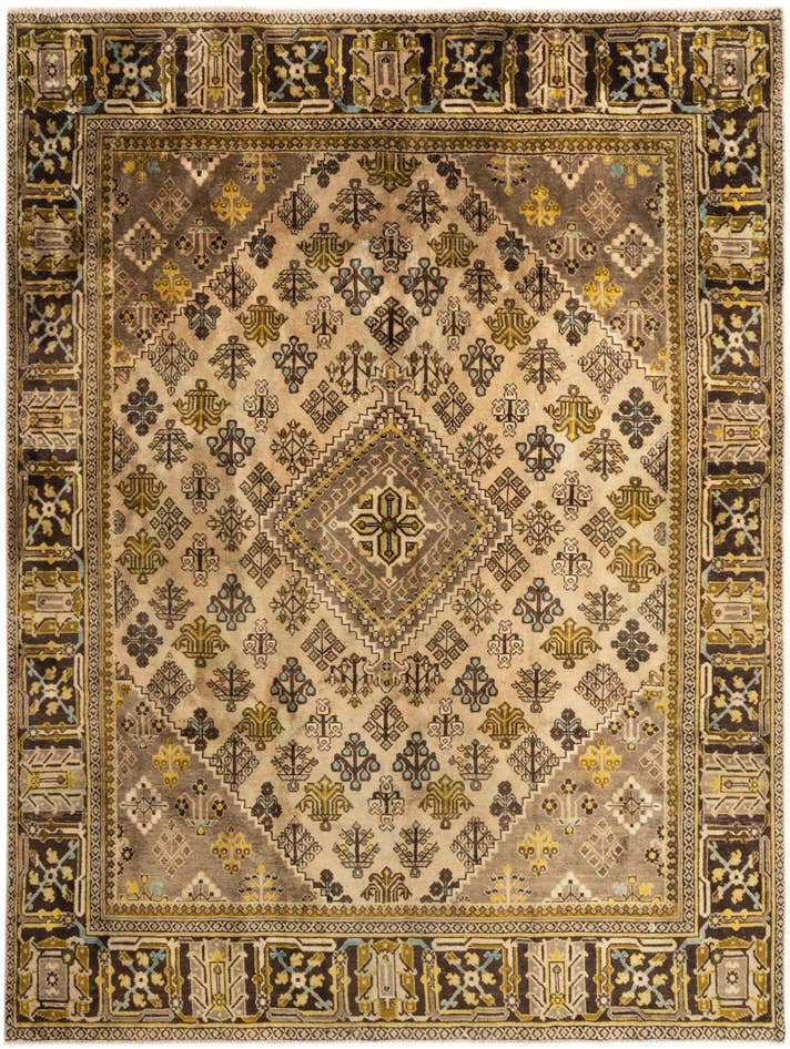 Detail image of 6' 10 x 10' 1 Farahan Rug