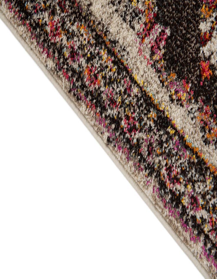 Detail image of 5' 3 x 7' 6 Fleur Rug