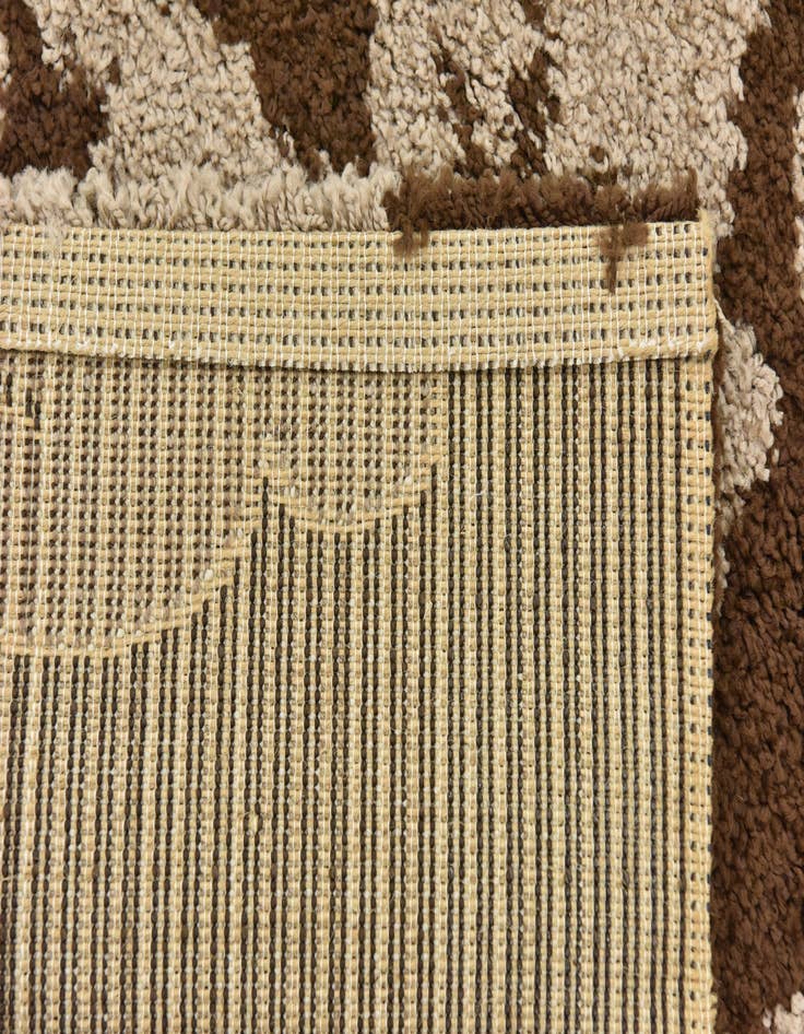 Detail image of 4' x 5' 7 Frieze Rug