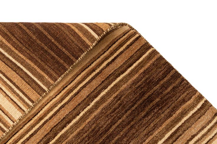 Detail image of 2' 5 x 4' 8 Hand Knotted Gabbeh Wool Rug